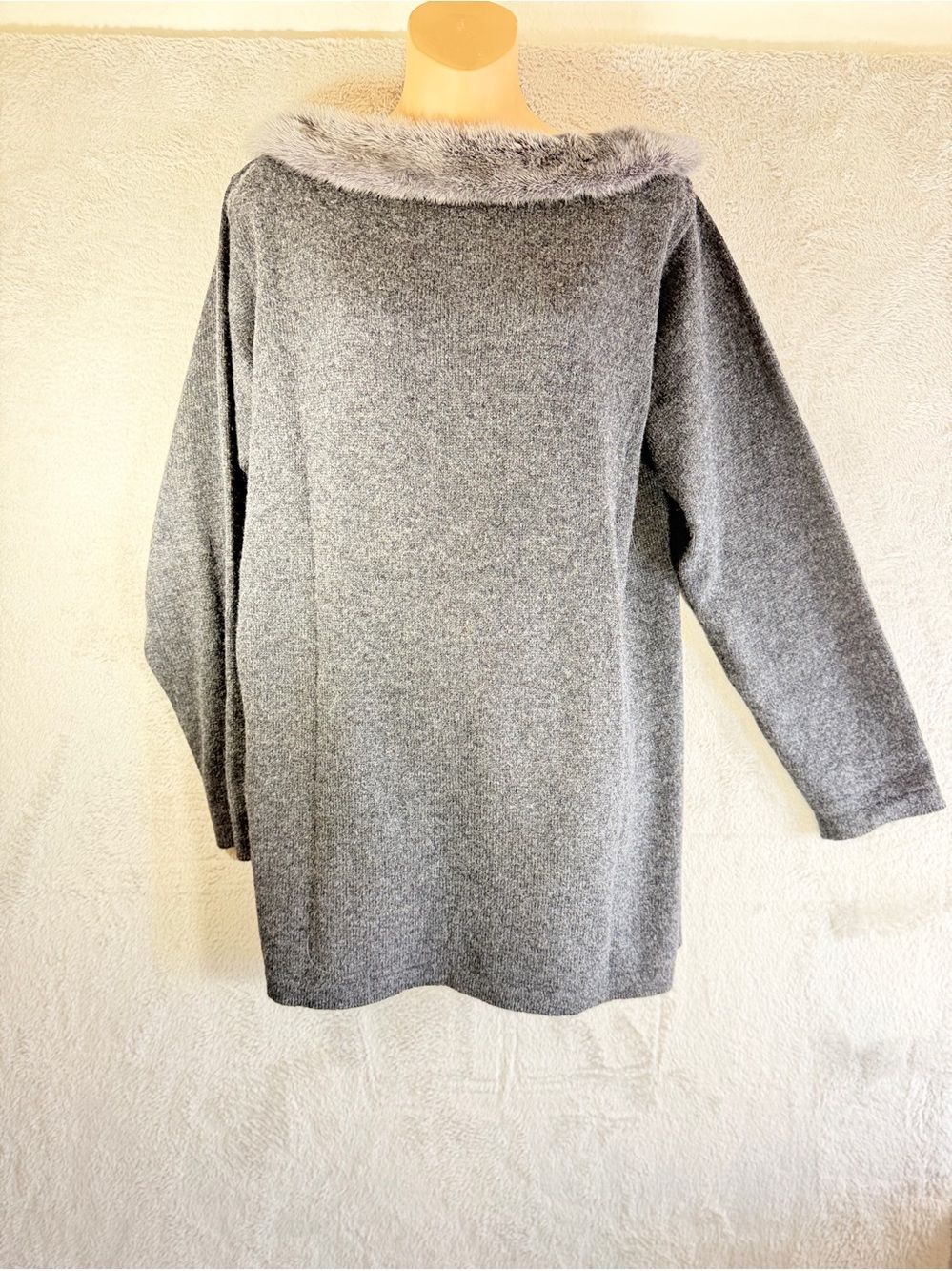 VTG Gianfranco Ferré Mink Fur Trim Gray Extra Fine Merino Wool Knit Sweater